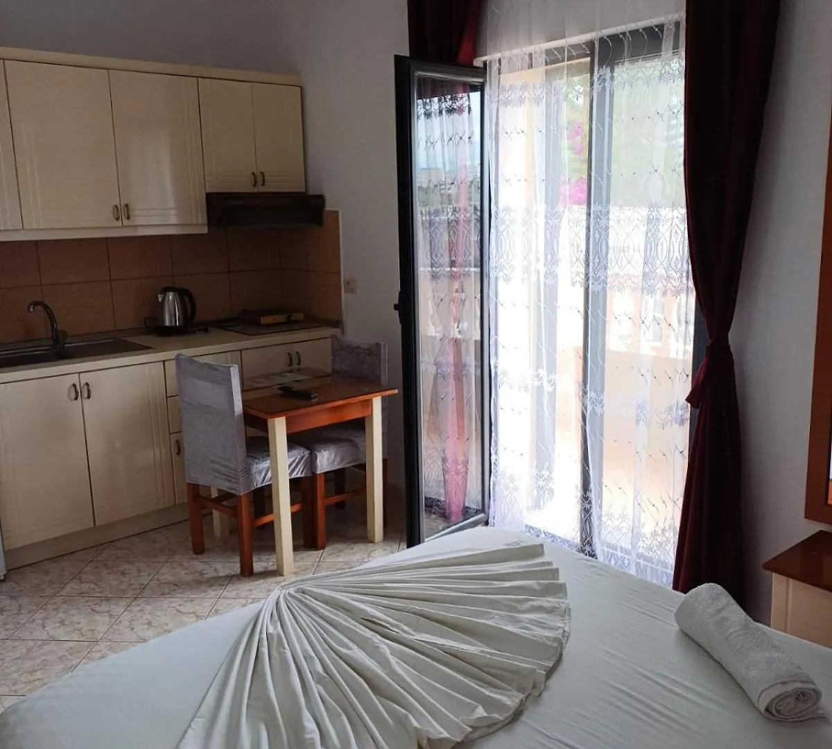 Vila Erjoni Aparthotel Ksamil Albania